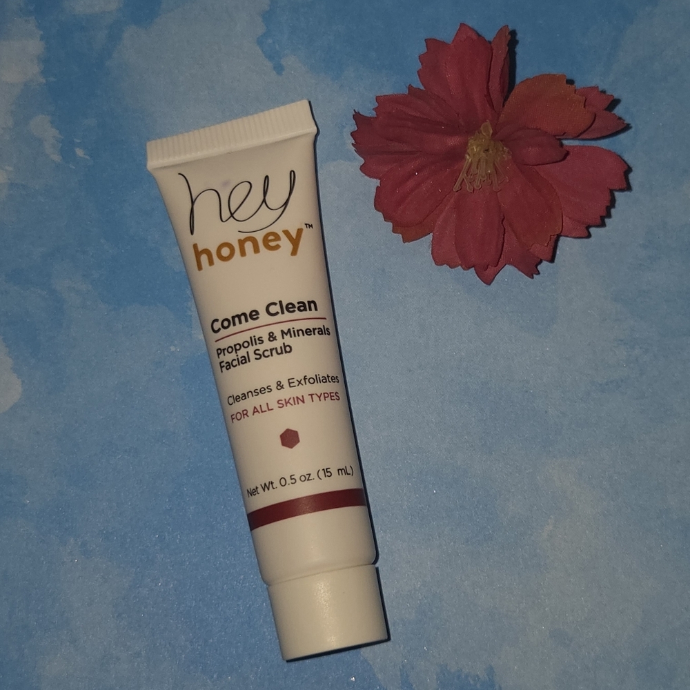 5/$25 Hey Honey Come Clean Propolis & Minerals Facial Scrub NWT